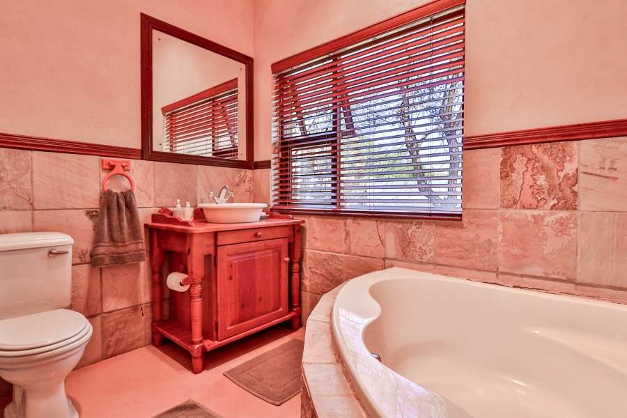 To Let 3 Bedroom Property for Rent in The Coves North West